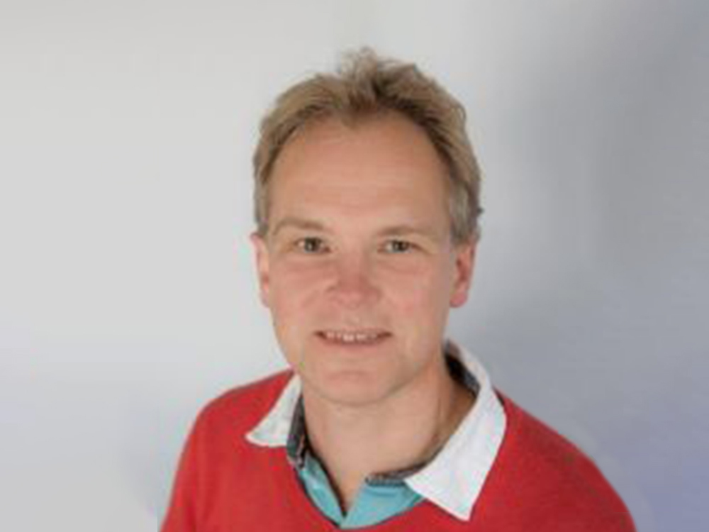 A picture of Dr Simon Ashby